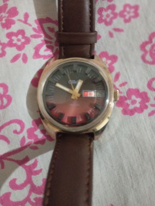 Продаю часы слава