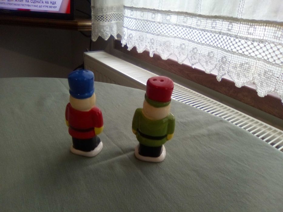 Комплект порцеланови солници, ръчно изработени, цветни, нови