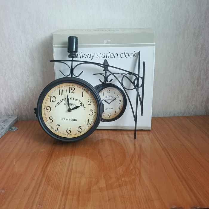 Часы кварцевые настенные