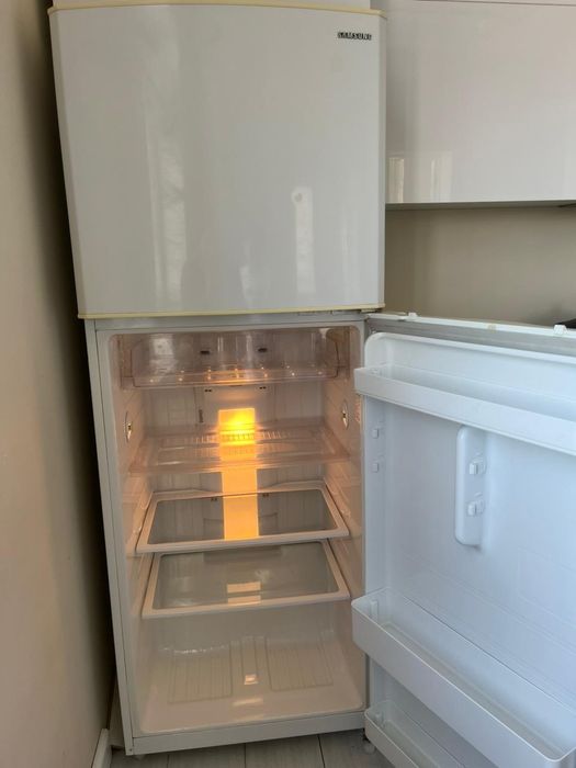 Холодильник сатылады