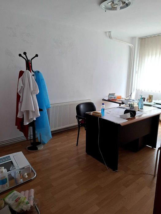 Apartament 2 camere decomandate parter pentru locuit sau birouri/cabinete