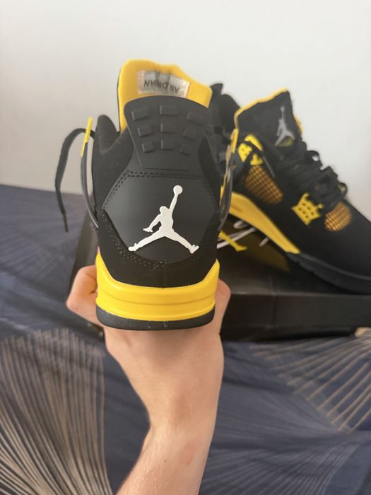 Air Jordan 4 Yellow Thunder