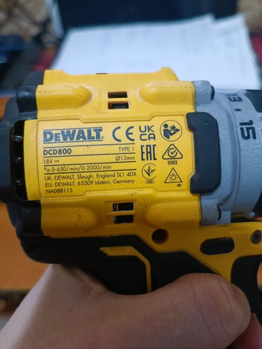 Шуруповёрт  DeWalt DCD800