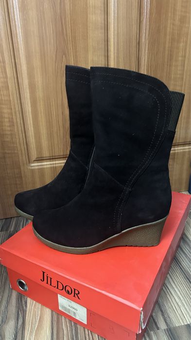 Продам наиуральные сапоги зима