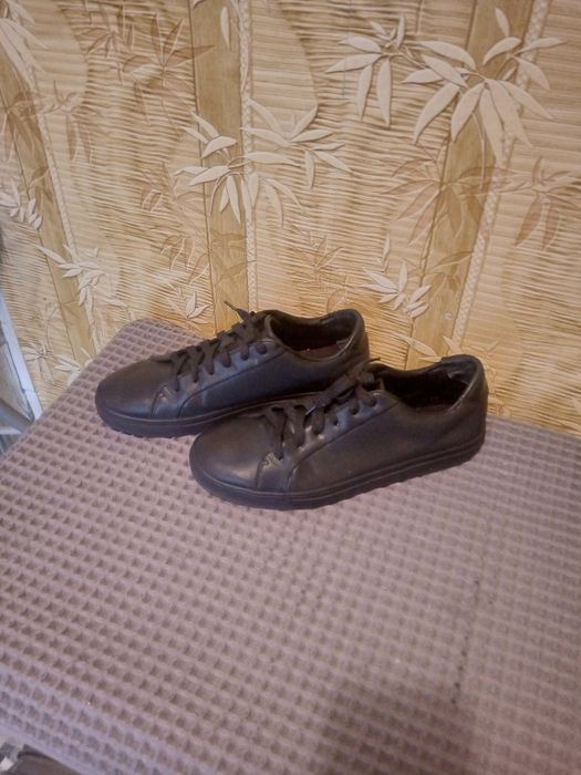 Продам мужскую обувь