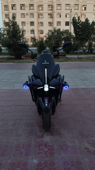 Benzinli skuter sotiladi