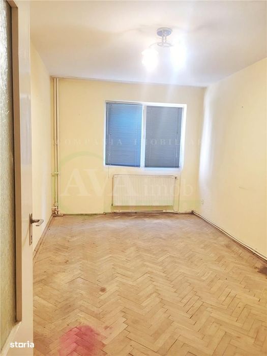 Apartament 2 camere semidecomandat, zona Stadionului