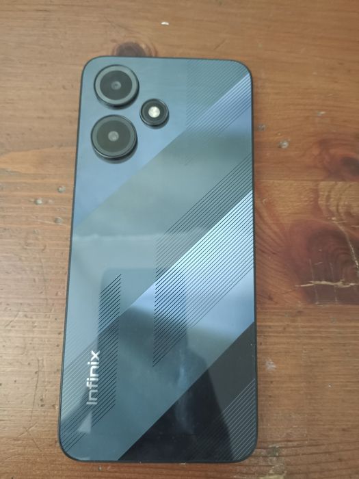 Смартфон infinix hot 30 play.