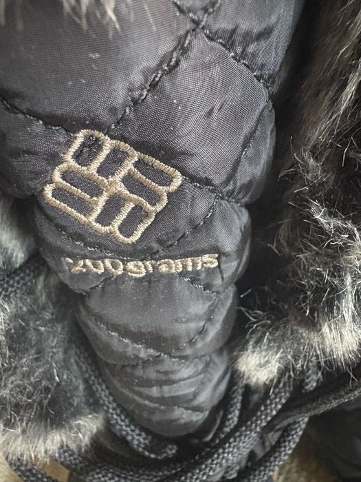 Продам снежные ботинки Columbia