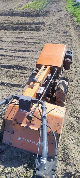 Lucrări de săpare, frezare în gradina