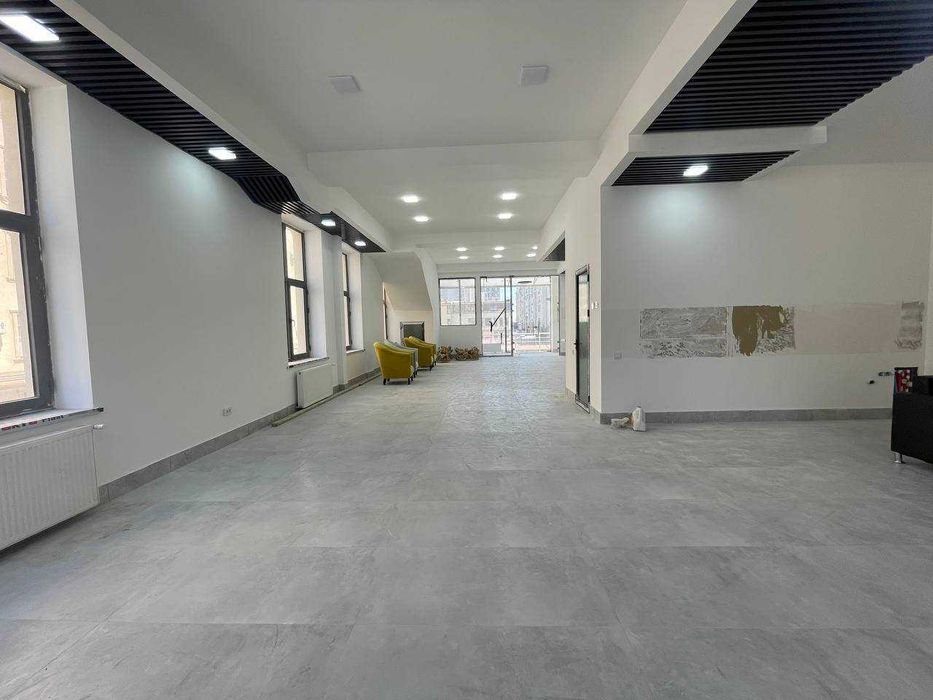 Паркентский. Сдам в аренду помещения под офис от 35кв.м. до 700кв.м..