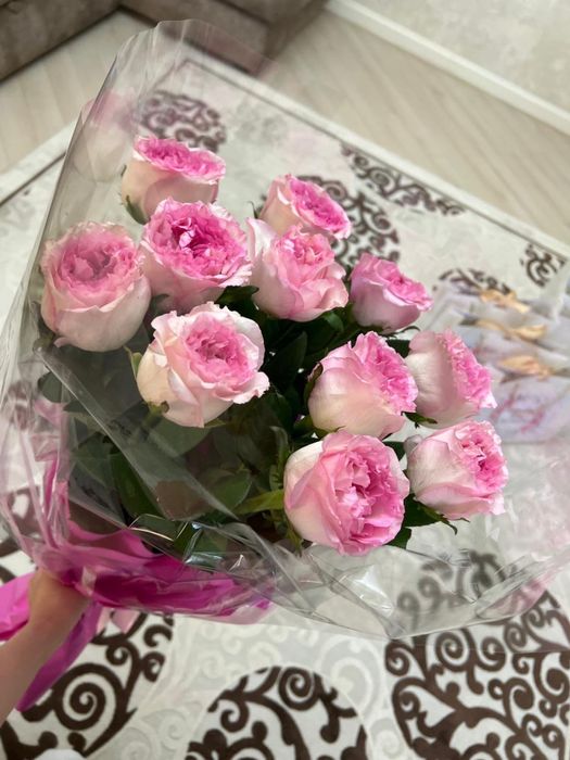 Продаю свежие букеты роз