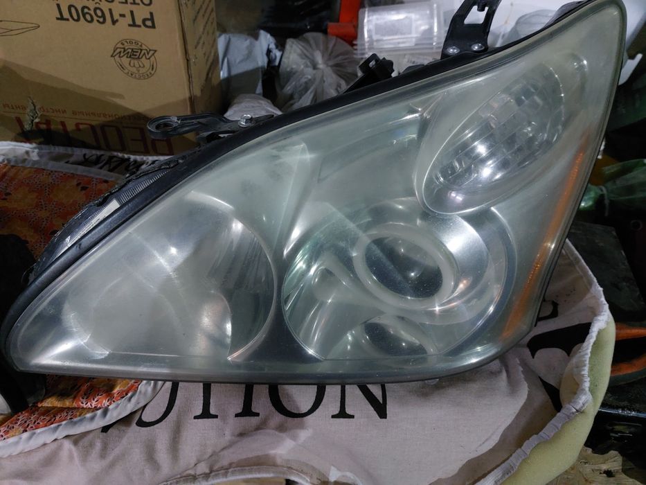 Фары на а/м Lexus rx330 ( пара) б/у