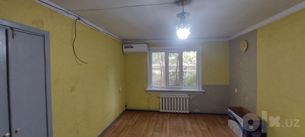 1 ком. квартира, 1/1/2 (1 этаж). Спутник 5 (Сергели). Дом деревянный.