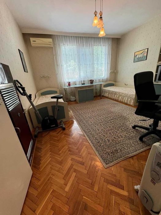 Продава се Къща в с. Стража, Област Търговище - 220 кв.м за 408 €/кв.м - Снимка #4