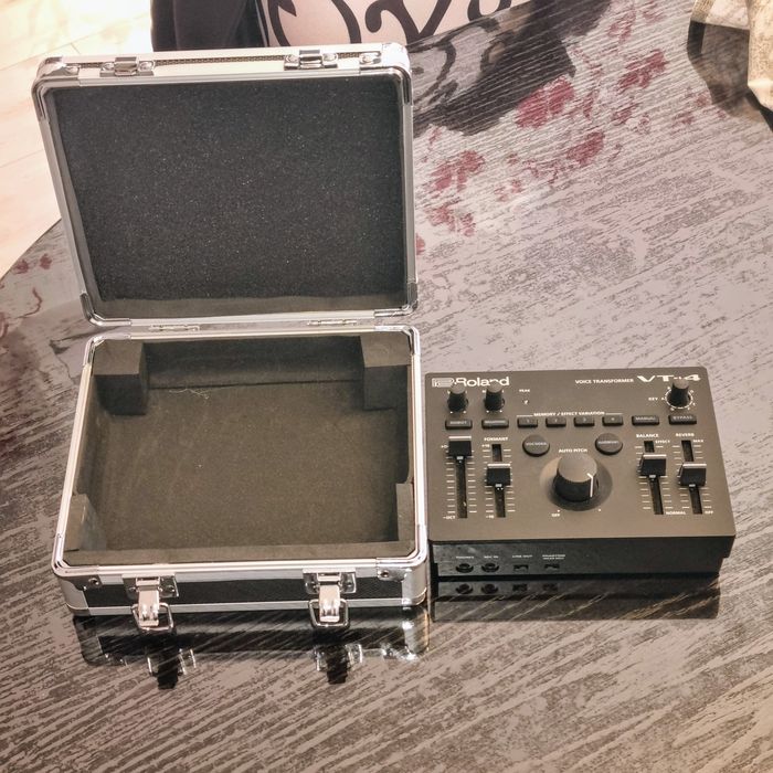 Roland VT-4  TRansformator voce