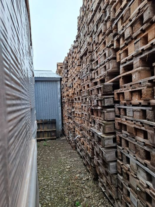 Vand Paleti non-euro second hand