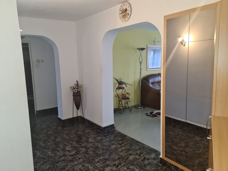 Chirie apartament 5 camere