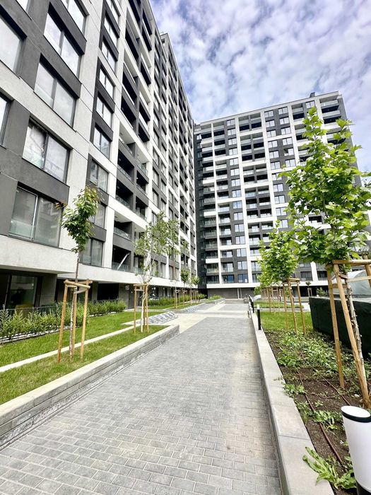 Продава 3-стаен апартамент 101 кв.м до метростанция