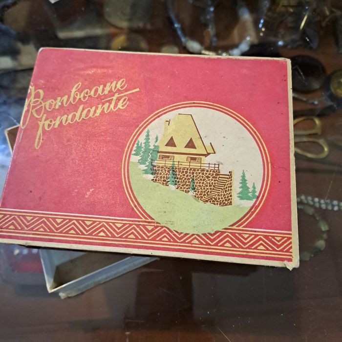 Cutie veche de bomboane fondate 1970-1980