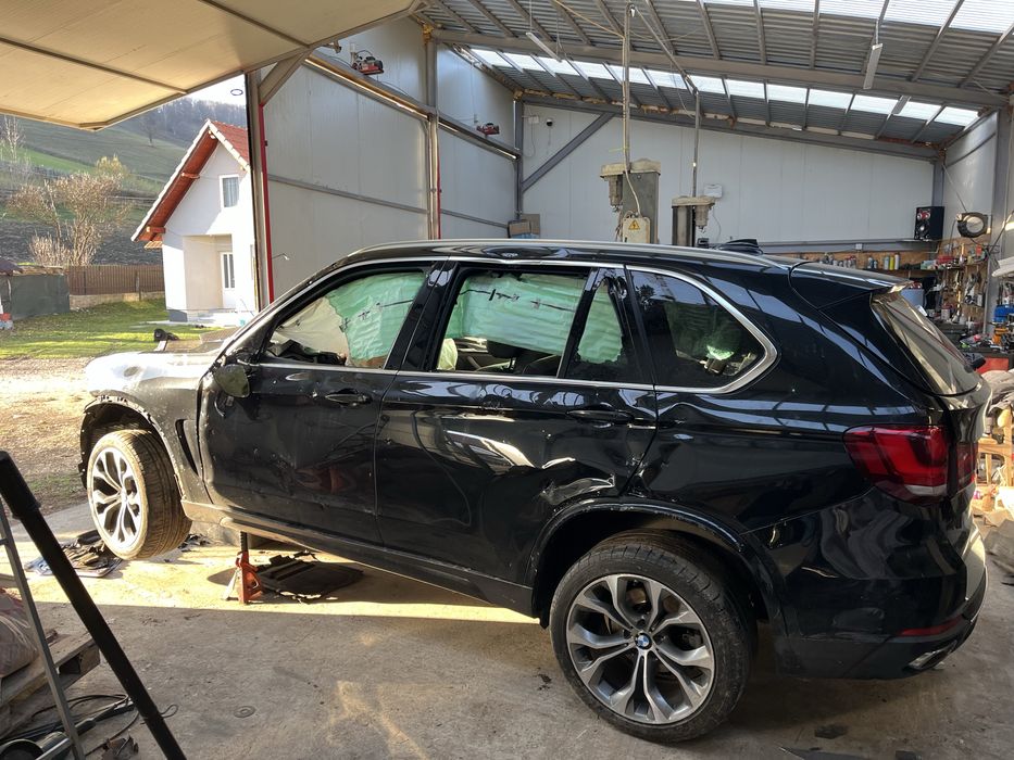Vând bmw x5 f15/dezmembrez ( AVARIAT )