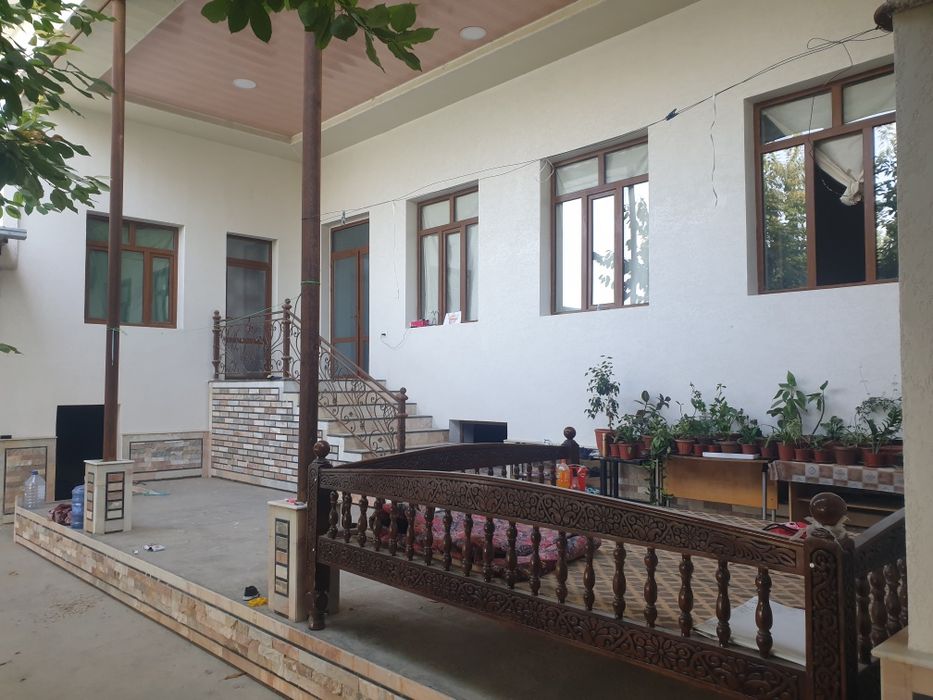 Yangi toshmidan 4.5 km Oltin tepa mahallasida 6 sotix