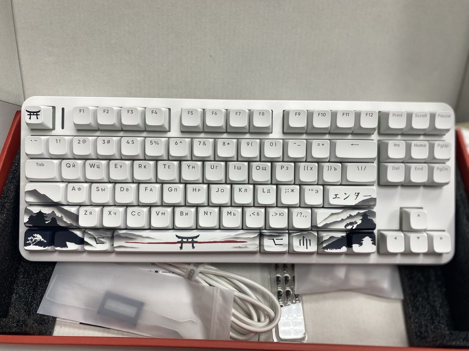 Клавиаура red square