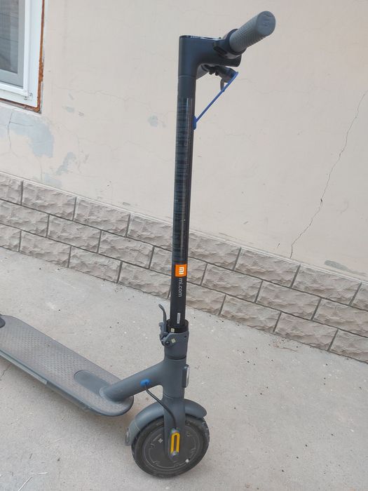 Электросамокат Xiaomi  Mi electric  scooter  3