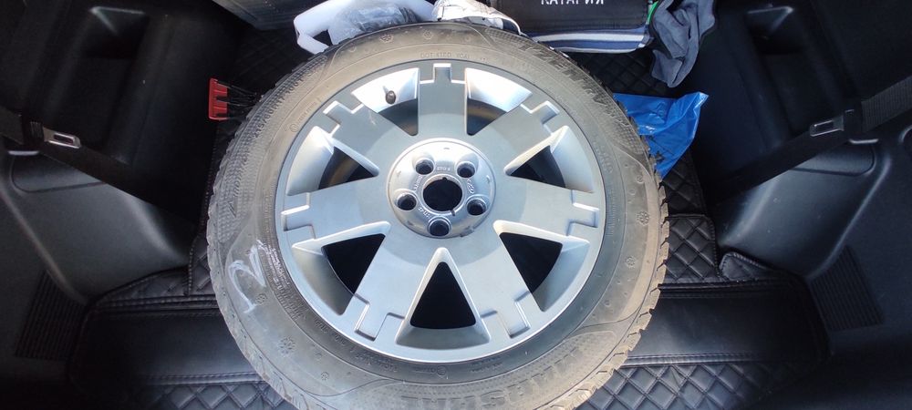 Продам шыны с диском комплект