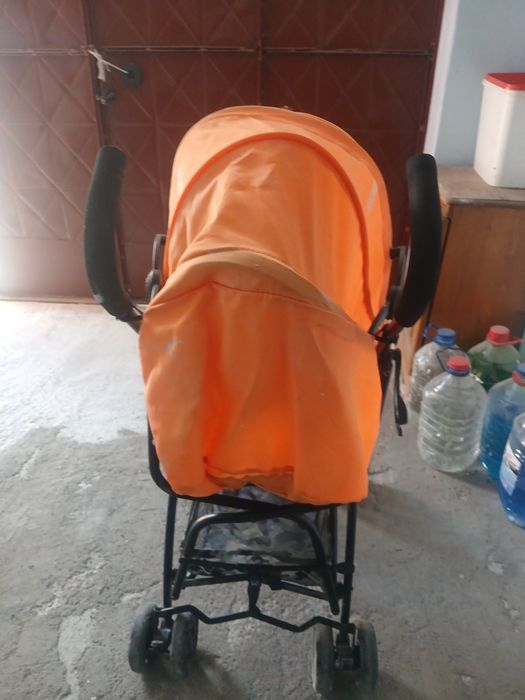 Vând cărucior bebe pliabil