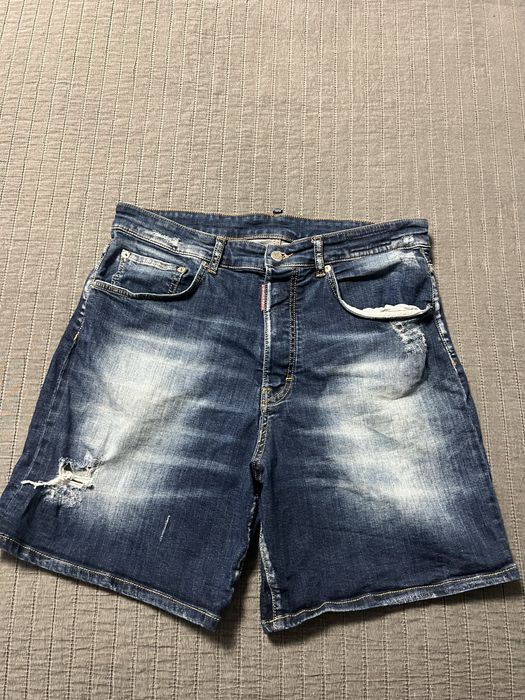 Къси гащи и дънки