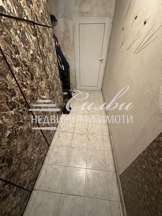 Продава се Тристаен апартамент в Търговище, Запад 2 - 82 кв.м за 901 €/кв.м - Снимка #11