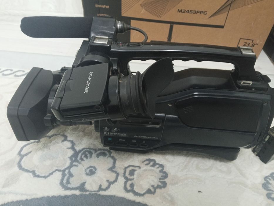 Продается видеокамера sony dcr-sd1000
