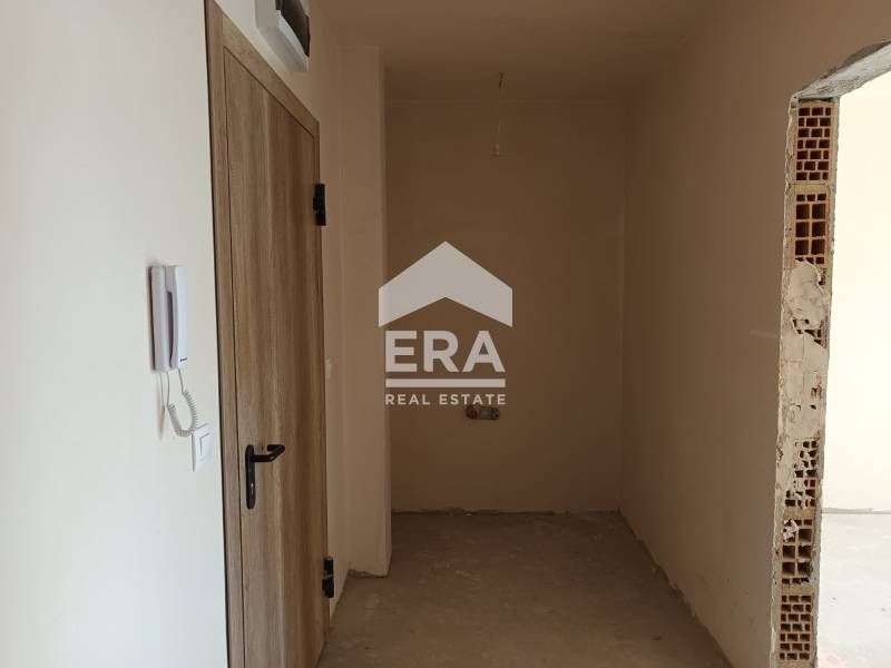 Продава се Двустаен апартамент в Варна, Изгрев - 78 кв.м за 903 €/кв.м - Снимка #3