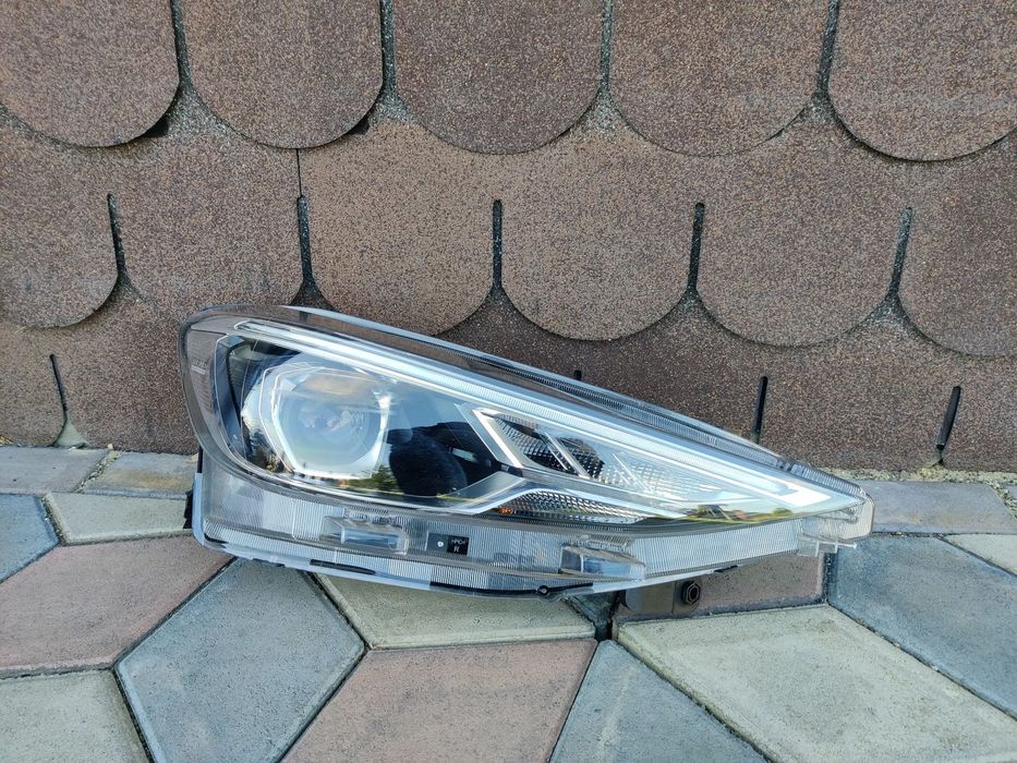 Far dreapta fata xenon si LED  MG ZS 2023-2026 Cod 11500018