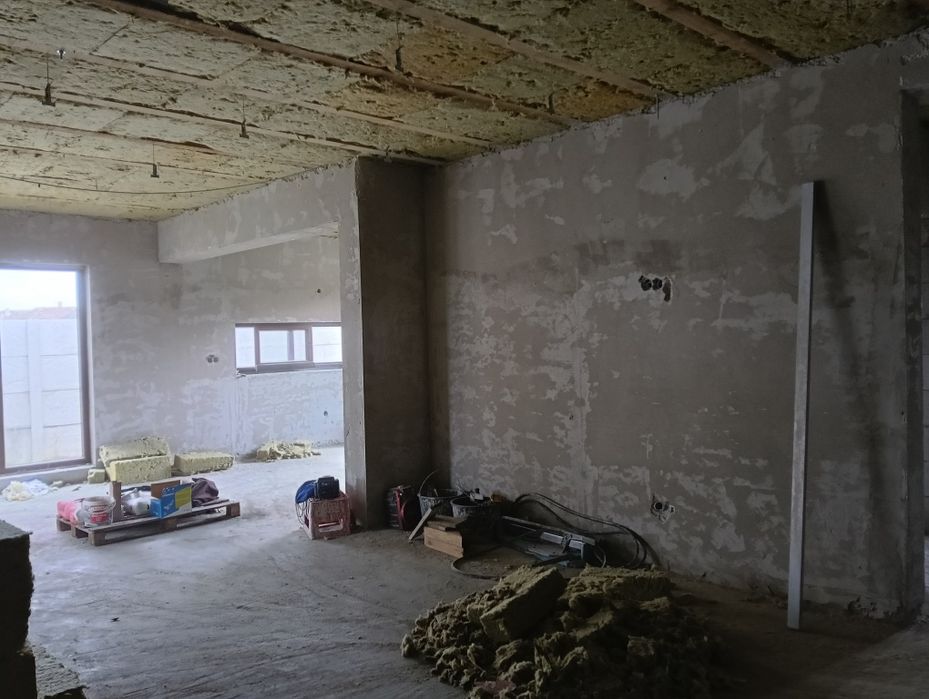 Firma executam lucrări finisaje interioare si exterior, tencuiala