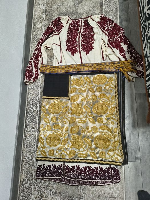 Costum Tradițional Vechi