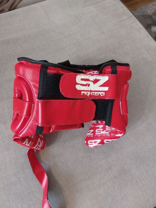 Green Hill боксови ракавитци с каска за бокс