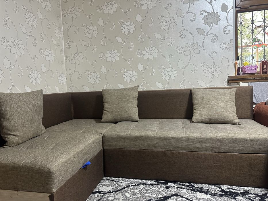 Alo darajadagi yumshoq mebel.