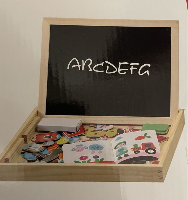 Tabla de scris cu abtibilduri pentru copii