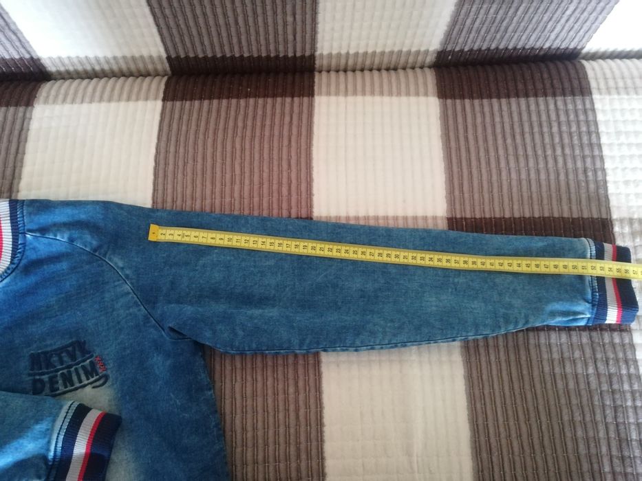 Продам ветровку для мальчика