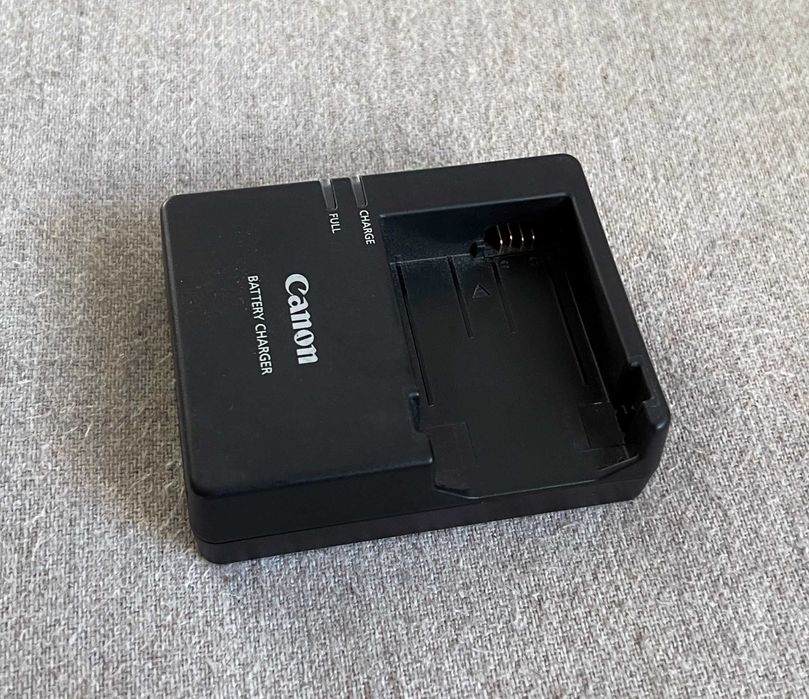 Incarcator original Canon LC E8E pentru acumulator LP E8 DSLR