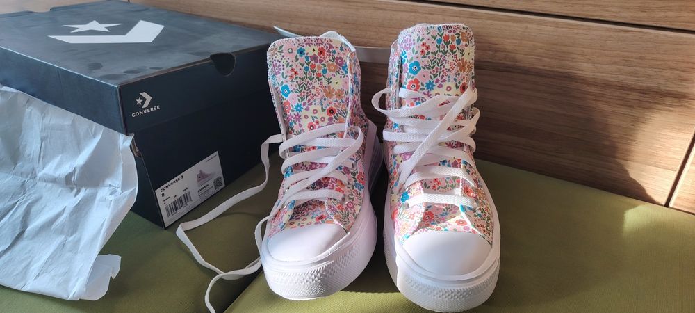 Converse 24,5см.Чисто нови