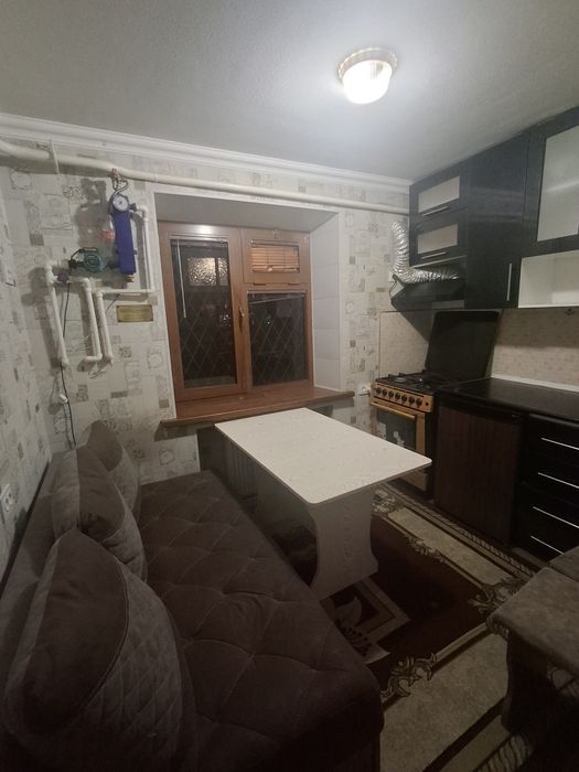 Самарканд шахар Гагарина кучасида 4этажли дом 1-этаж под офис квартира