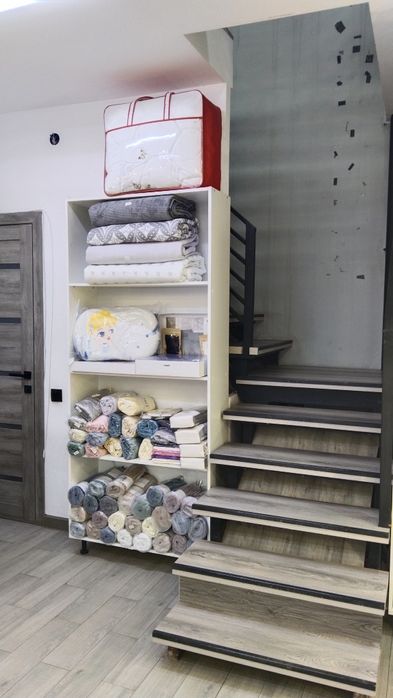 Срочно продам шкафы полки