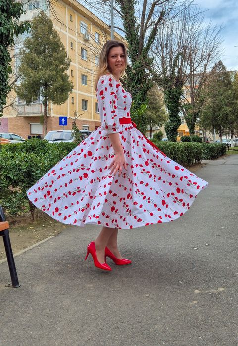 Rochie midi cu maci