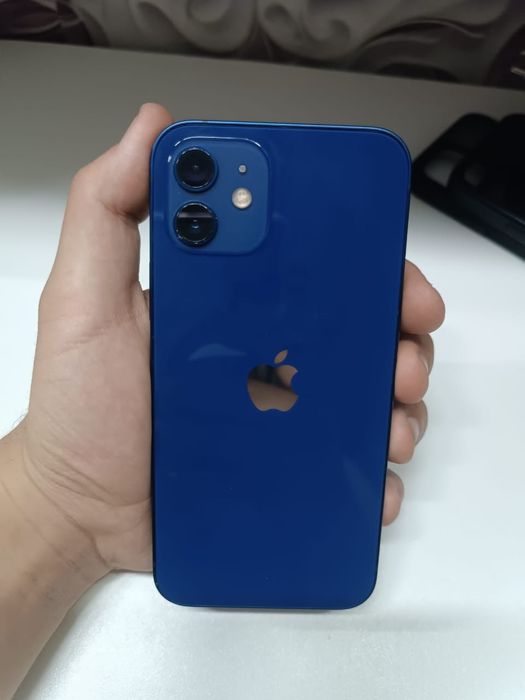 Продам Iphone 12