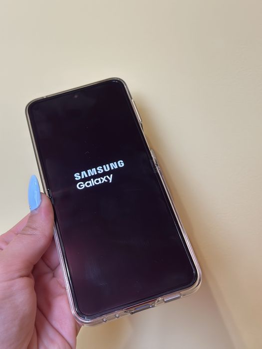 Samsung Galaxy Z flip 5 256GB Purple