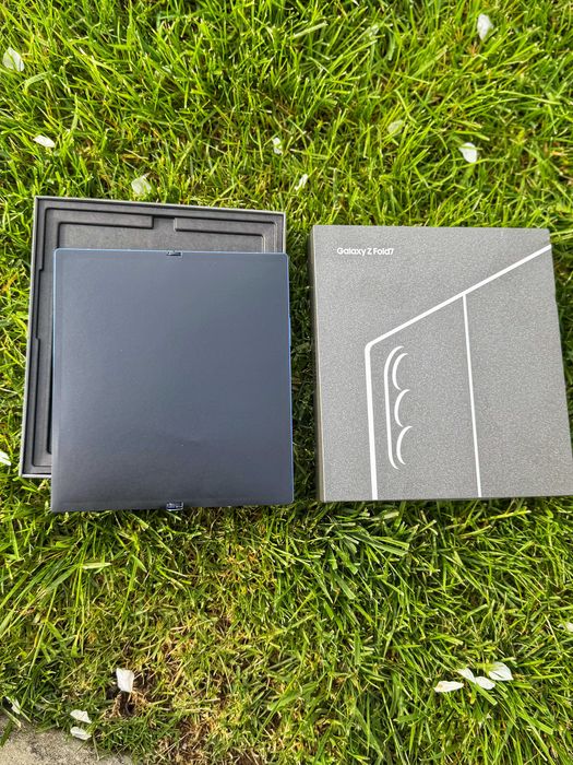 НОВ!!* Samsung Galaxy Z Fold 7 256GB – ЧИСТО НОВ! Разпечатан за преглед. Гаранция от А1 2 години*