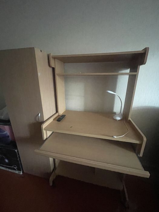 Компьютерный столик с пеналом